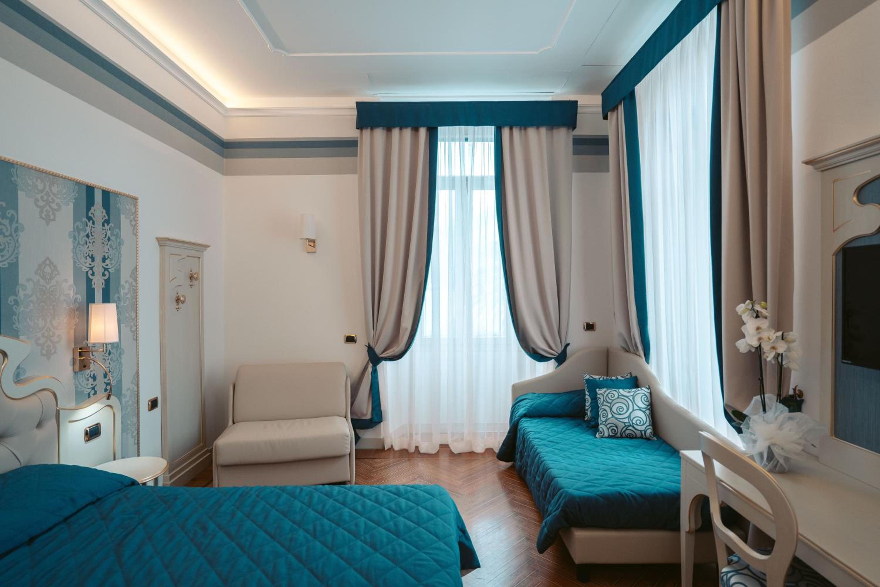 Room, Triple