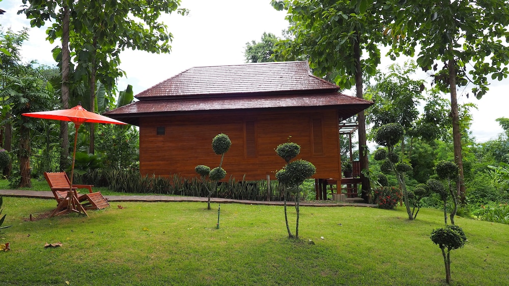 Nan Seasons Boutique Resort 11/81