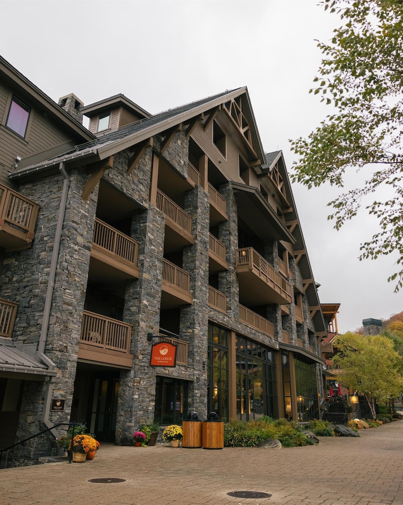 The Lodge At Spruce Peak 7/83