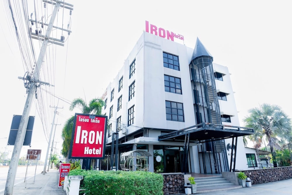 Iron Resort&Hotel 5/49