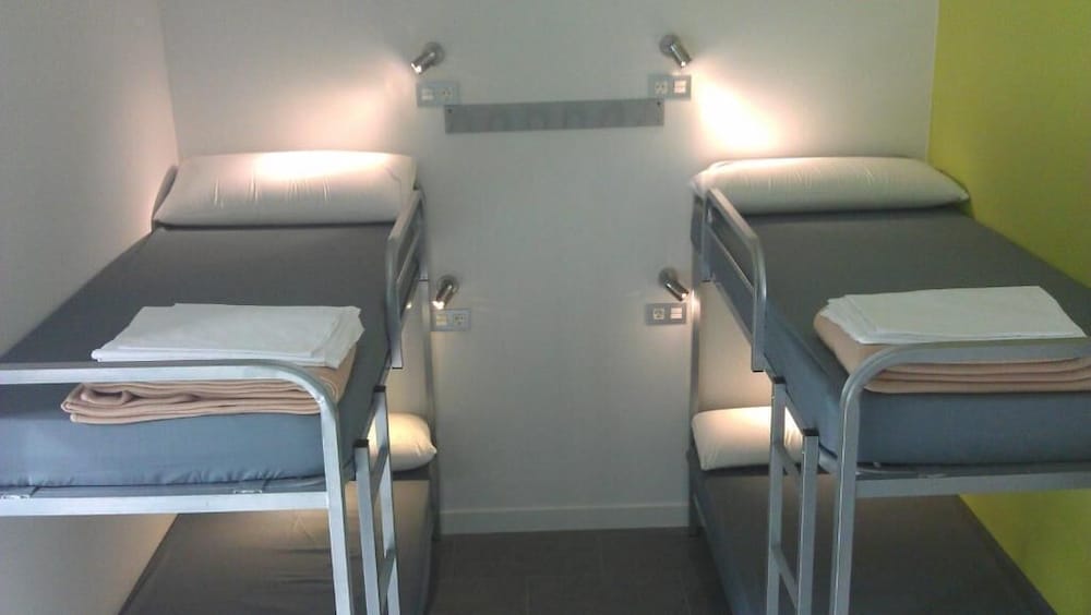Green Nest Hostel Uba Aterpetxea 54/66