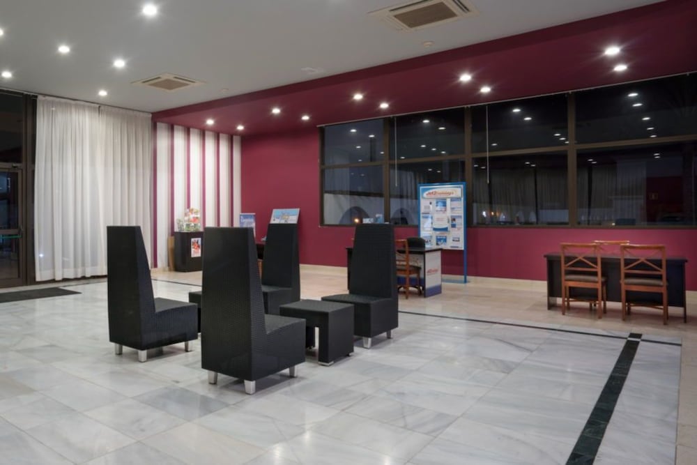 Broncemar Beach Suites Hotel 43/51