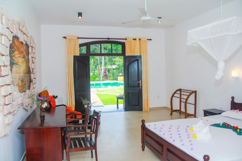 Traum Villa Bentota 8/50