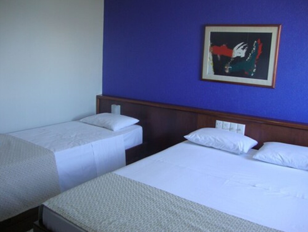 BRISTOL EXCELER PLAZA HOTEL 13/67