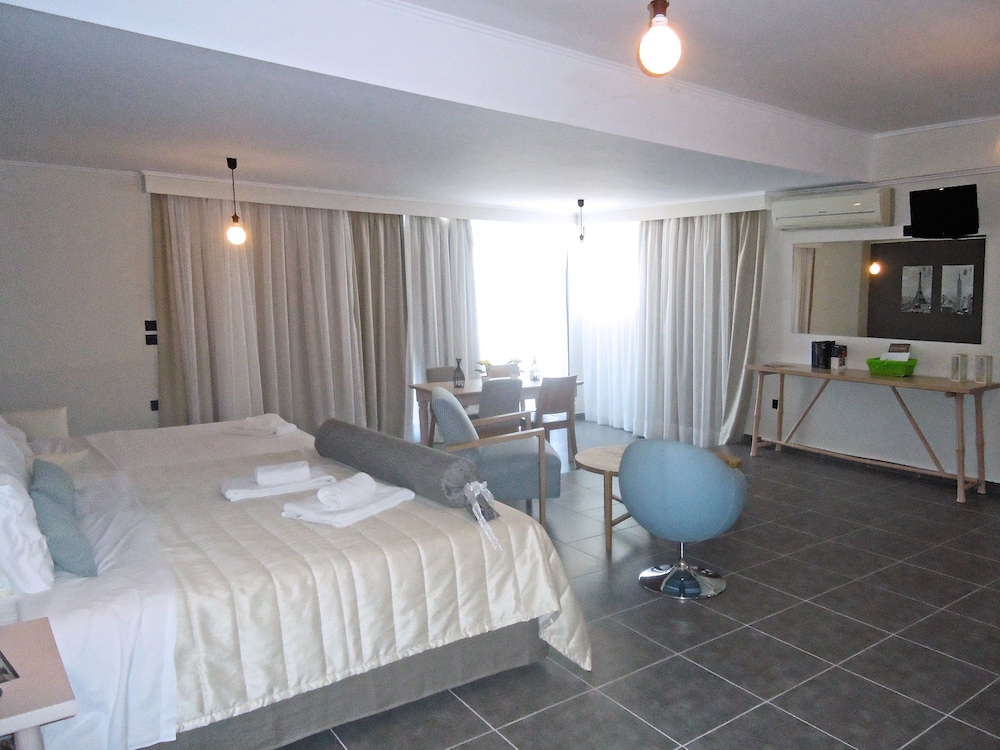 Executive, Suite, Double Bed, Harbour View, Sofa