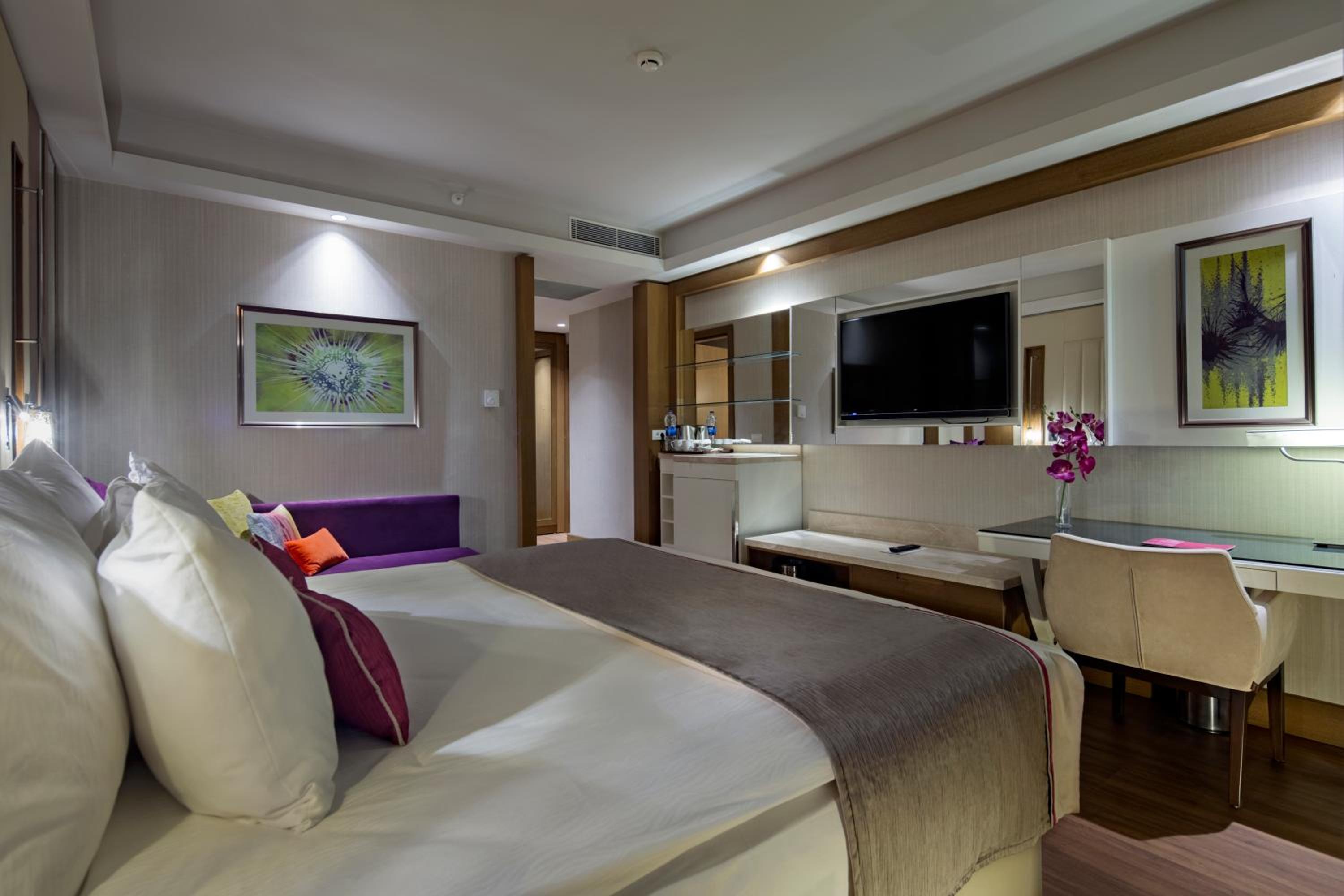 Family Suite Land View