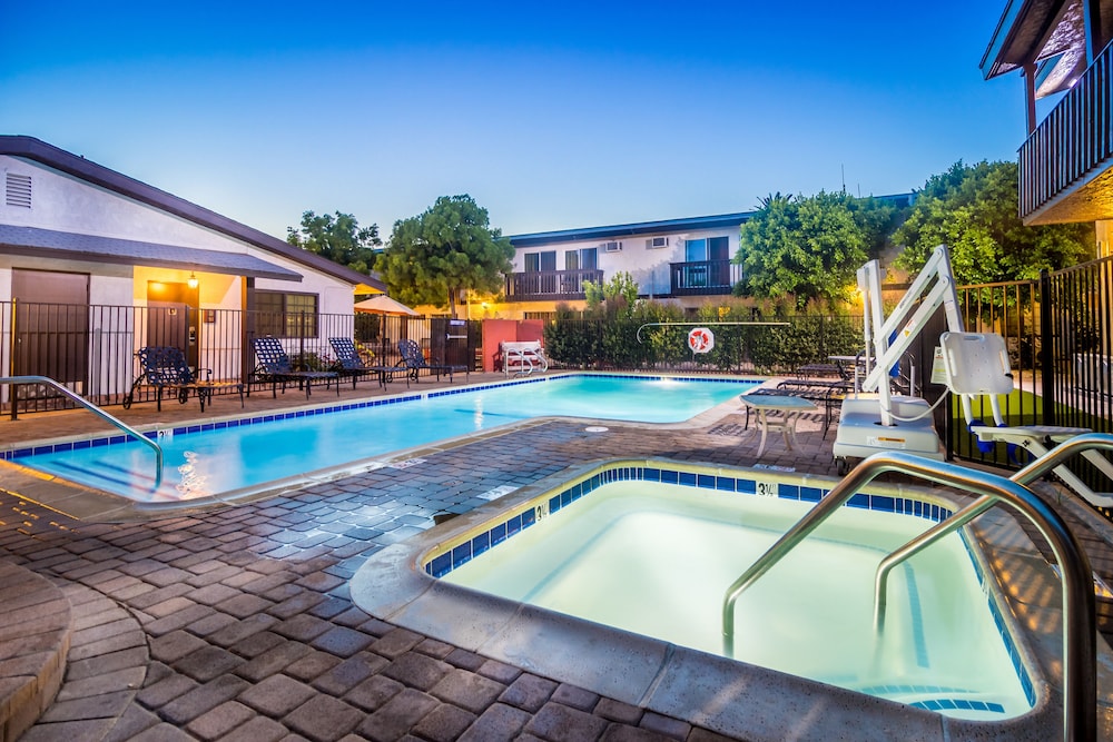 Lemon Tree Hotel Suites in ANAHEIM - CA