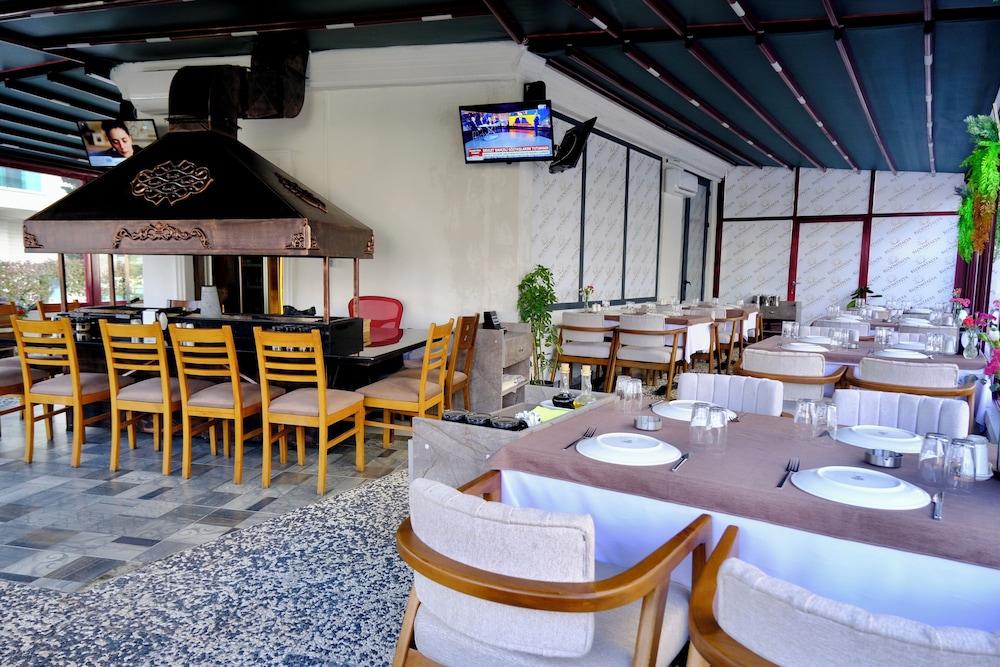 Bloomtalya Hotel 52/64
