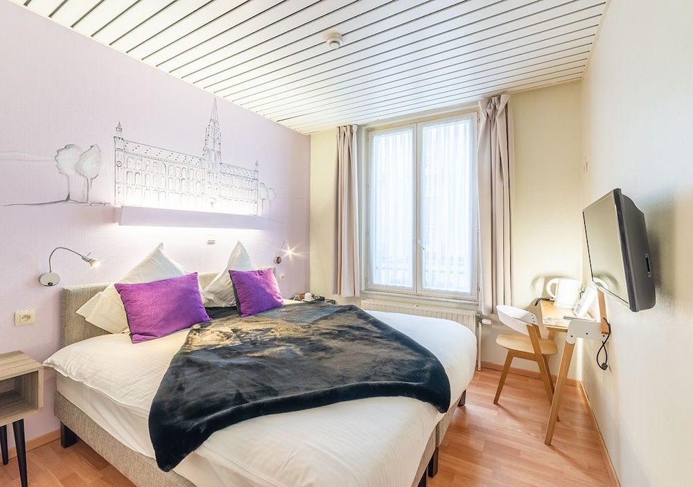 Hotel La Legende 6/25