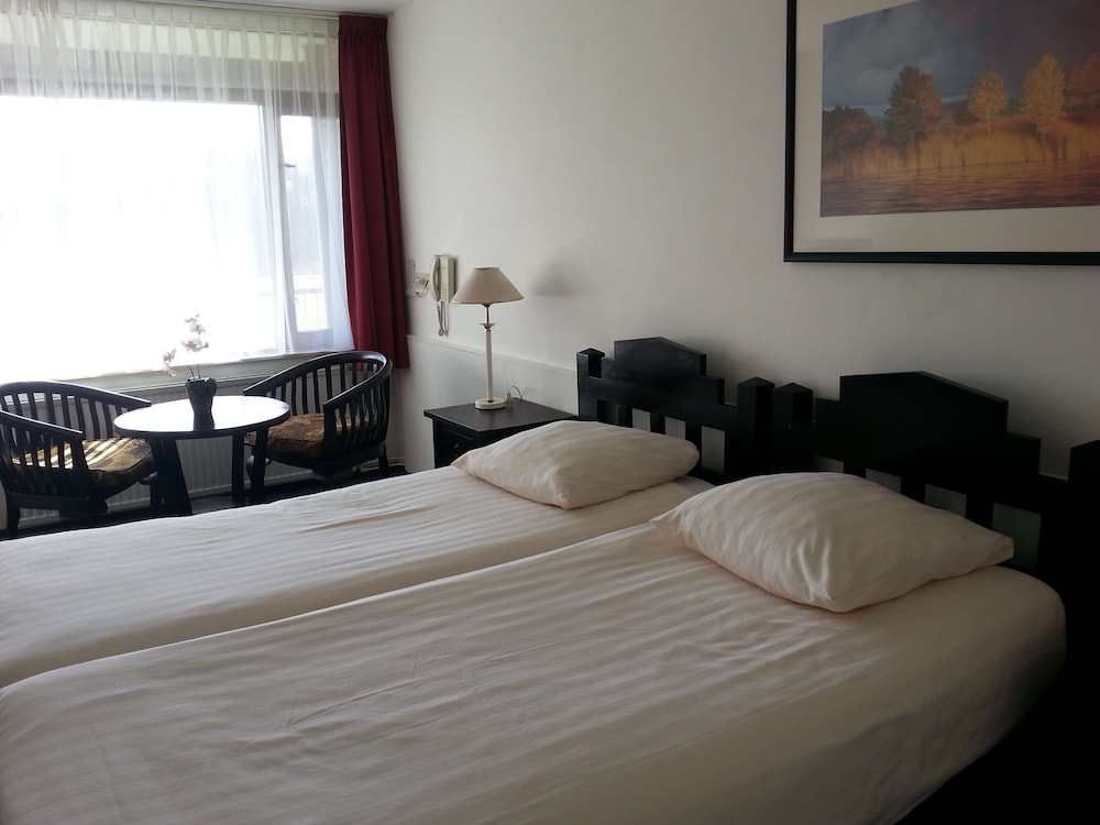 Comfort, Twin Beds