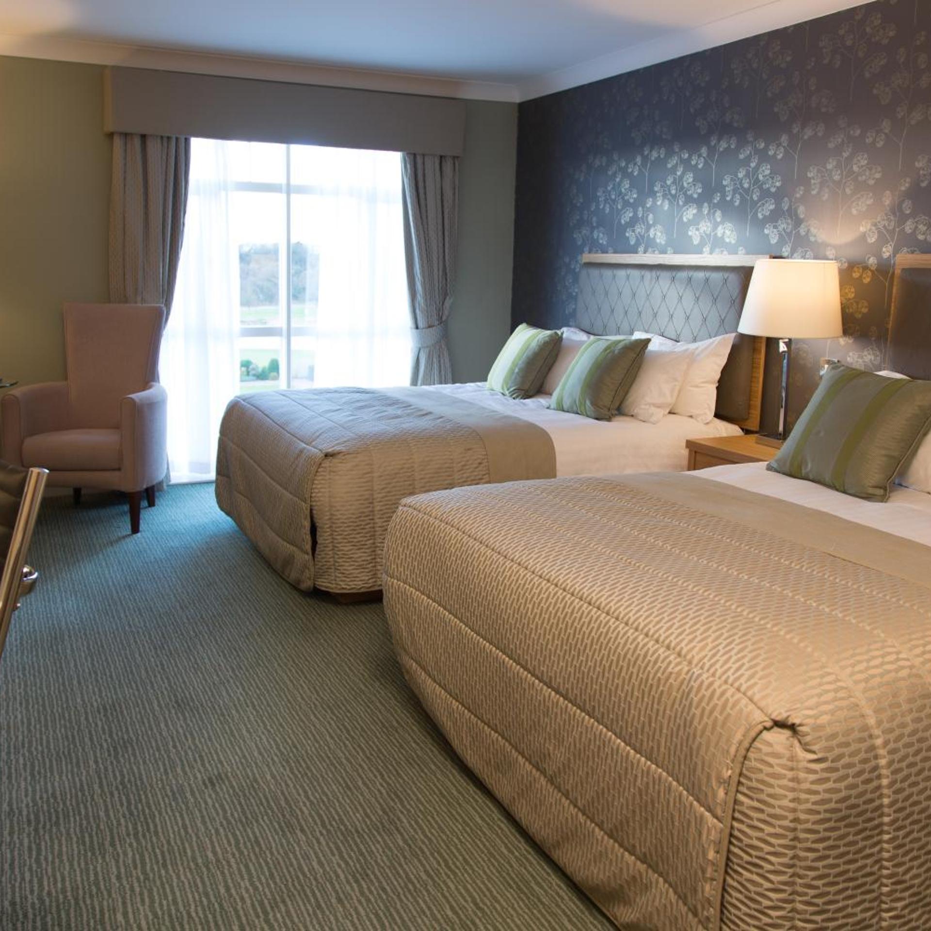ROOM, TWIN BEDS