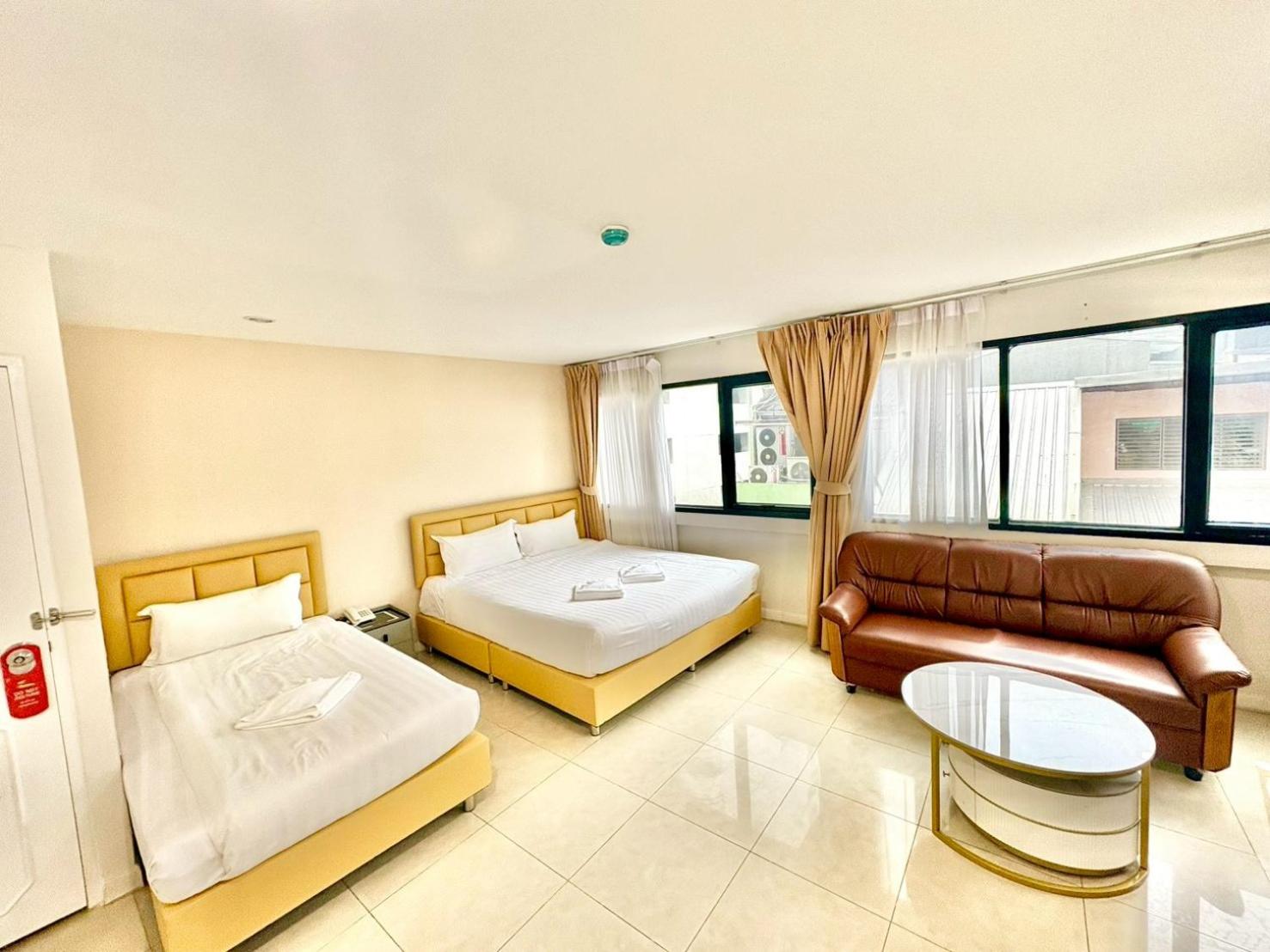 ABCYQ Hotel Bangkok 11/28