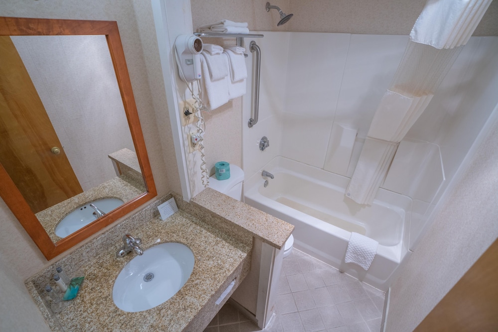Ambassador Inn Suites 27/43