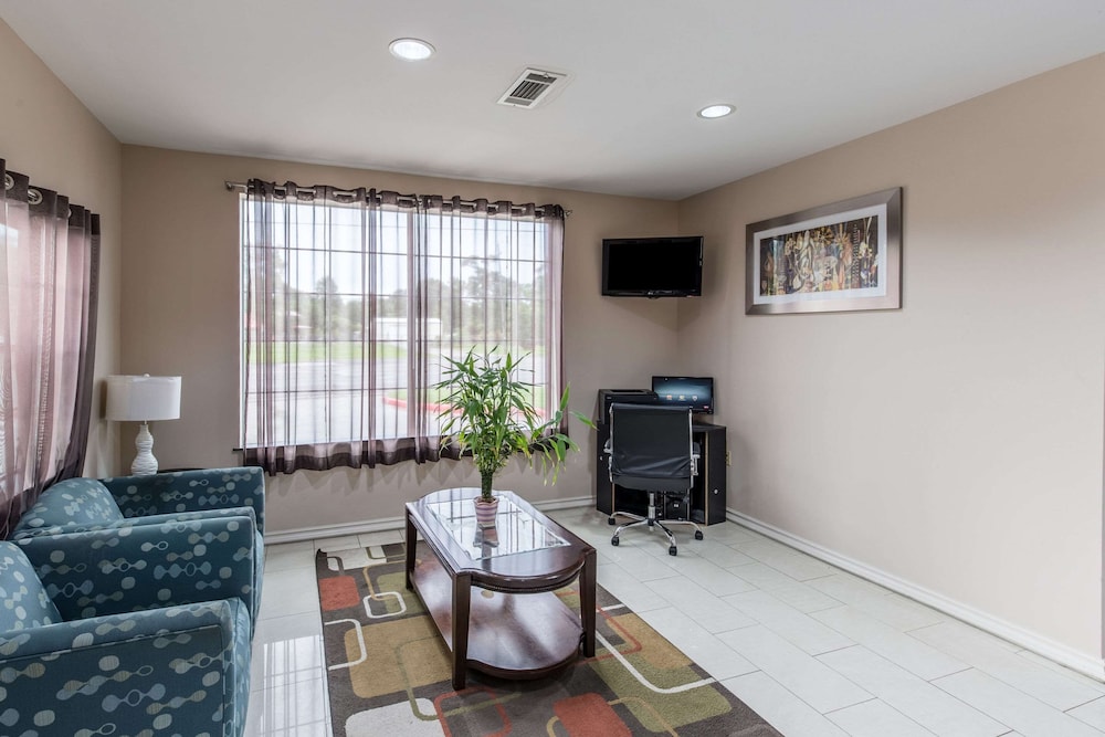 Quality Inn & Suites Bridge City/Orange 20/29