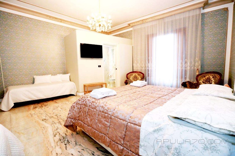 APULIA 70 HOLIDAYS 18/63