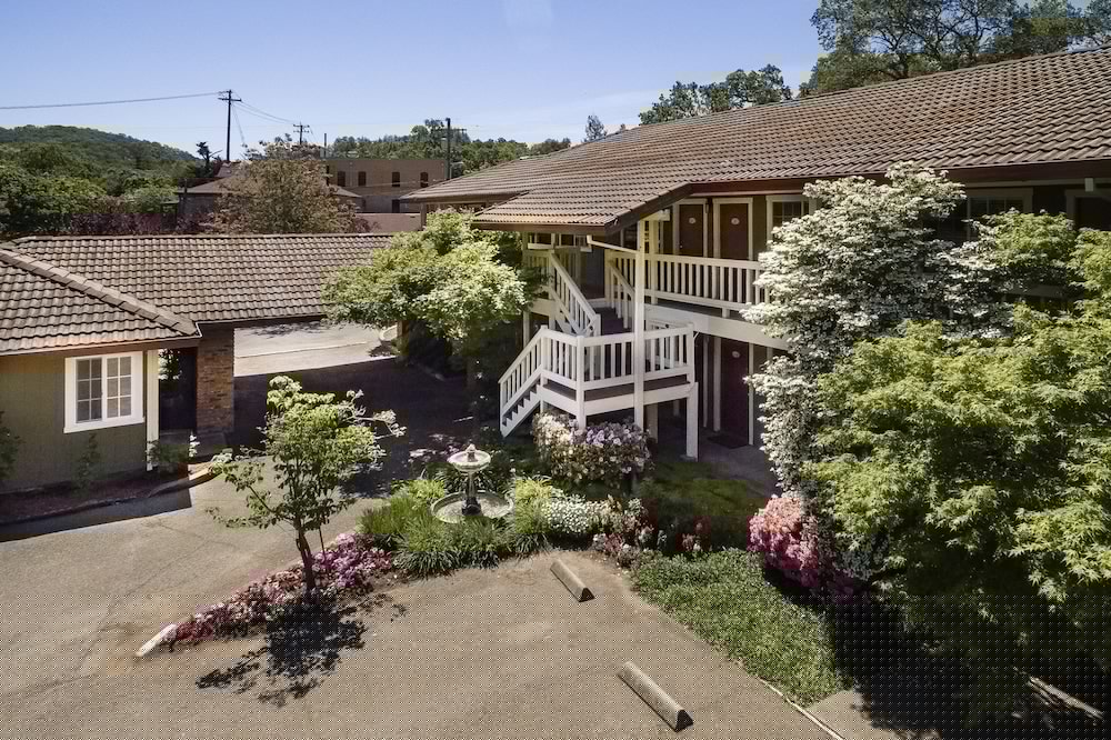 The Jack London Lodge 40/45