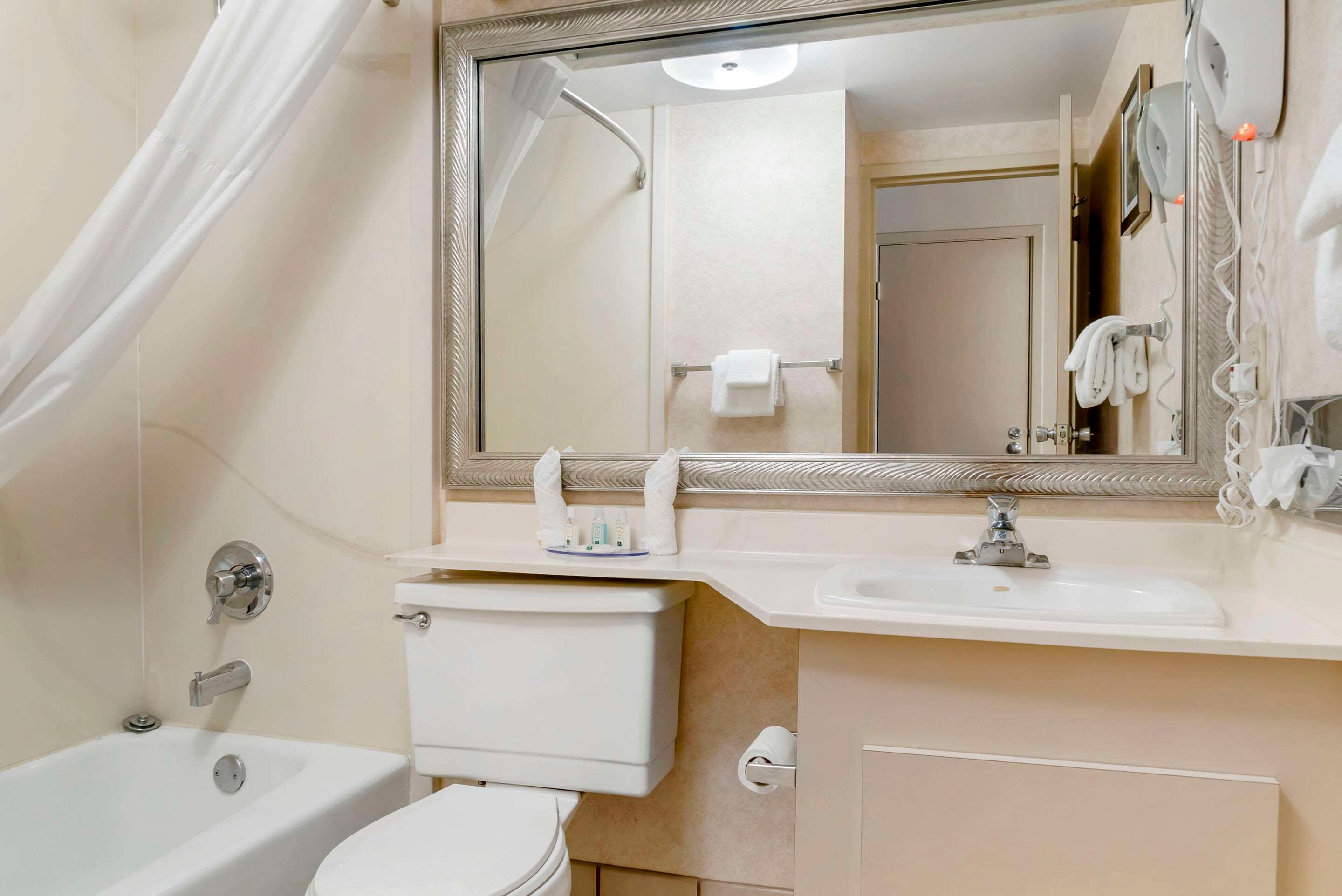 غرفة بسرير مزدوج، Quality Inn & Suites Monroe 3/5