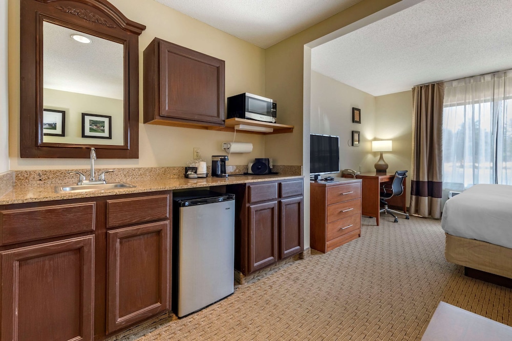Comfort Inn and Suites Black River Falls I-94 6/37