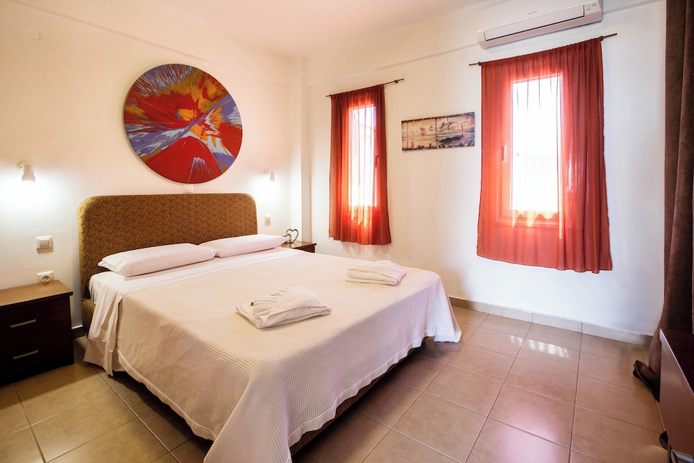 Romanos Beach Villas 9/49