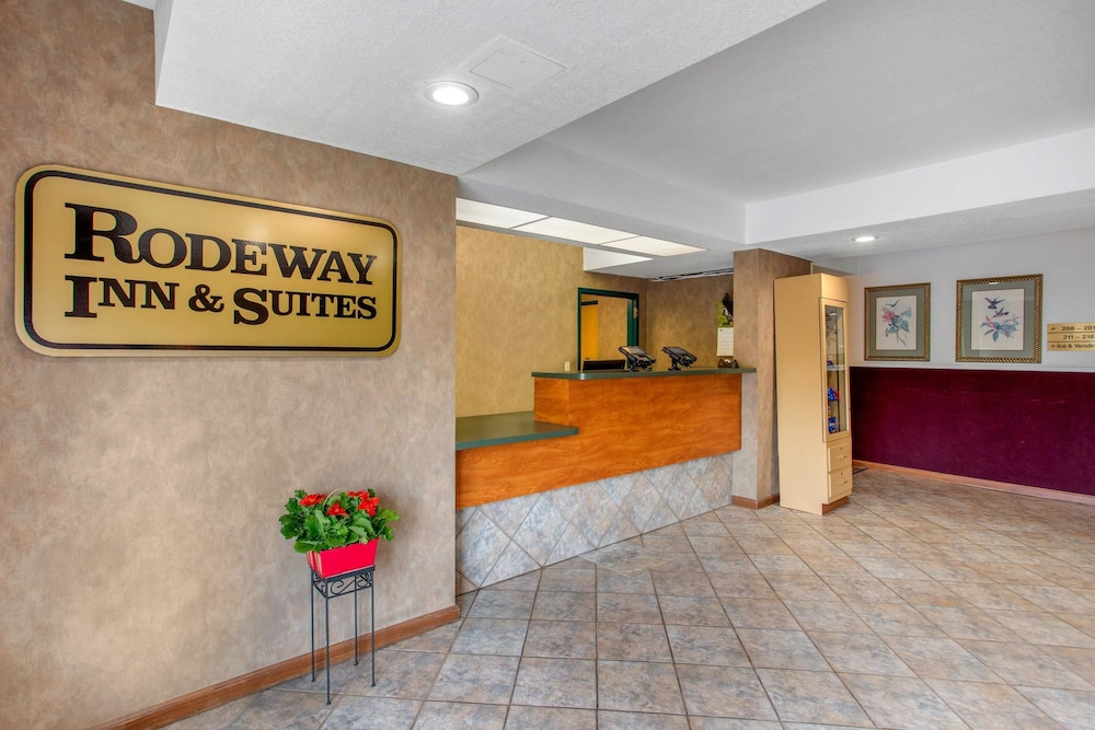 Rodeway Inn & Suites Near Outlet Mall - Asheville 10/30