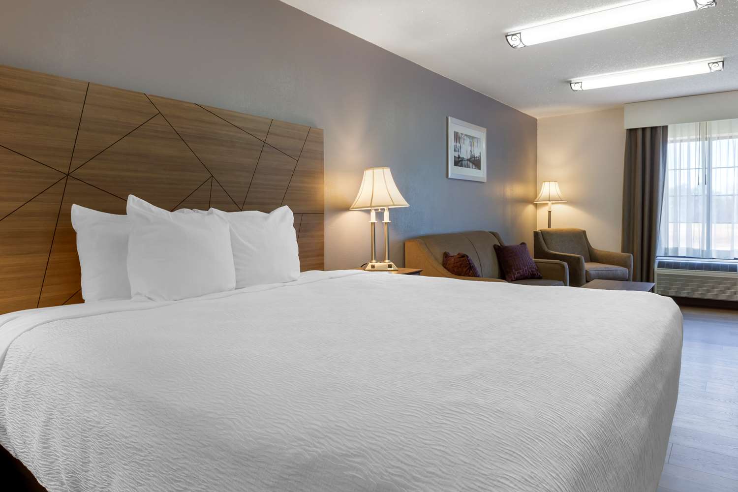 Best Western Plus South Hill Inn 4/22