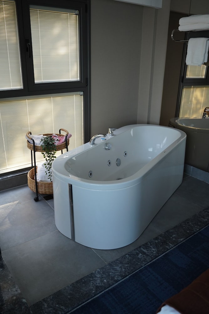 Rudis Otel 47/50