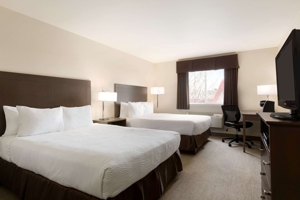 Days Inn by Wyndham Steinbach 15/43