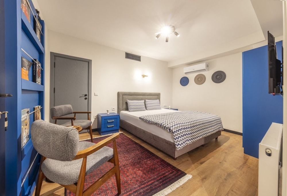 2 BEDROOMS, FAMILY SUITE, 2 BATHROOMS