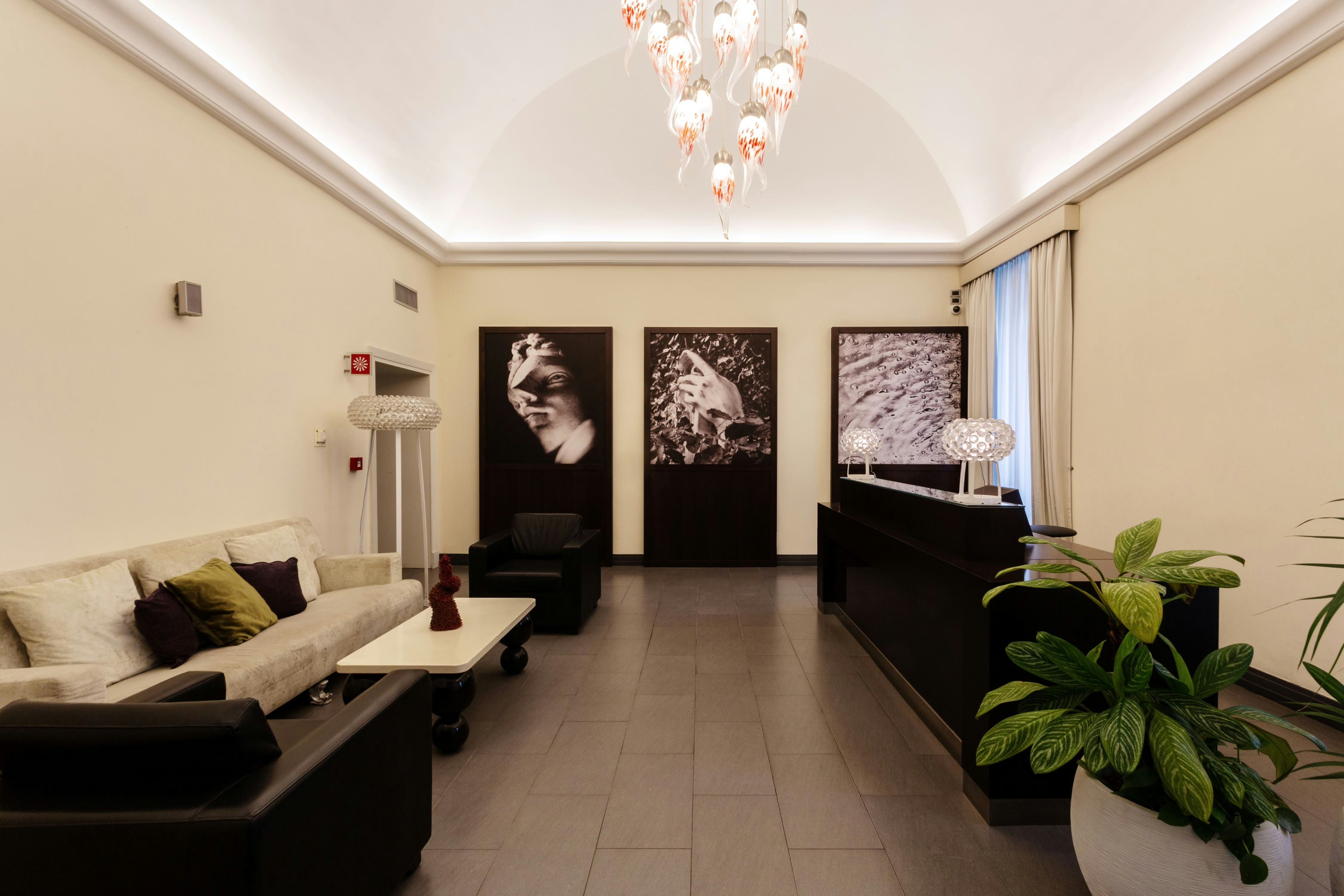 Palazzo Caracciolo Naples 27/43