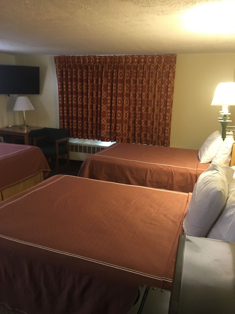 Caravan Motel 18/38