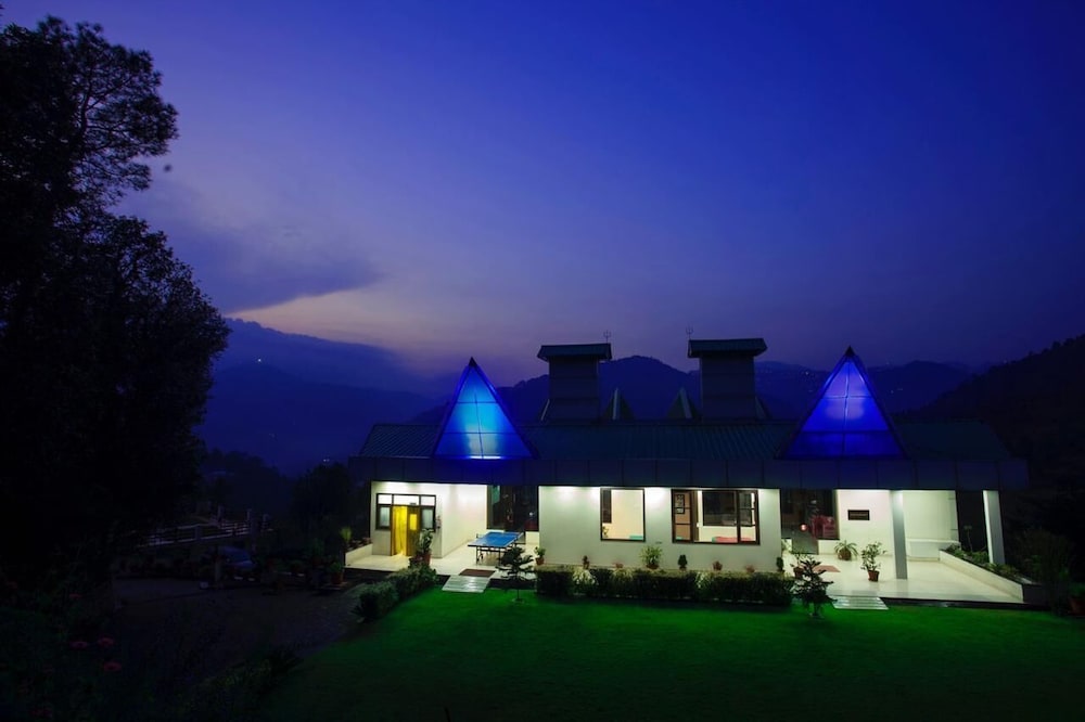 Flag House Resort 6/50