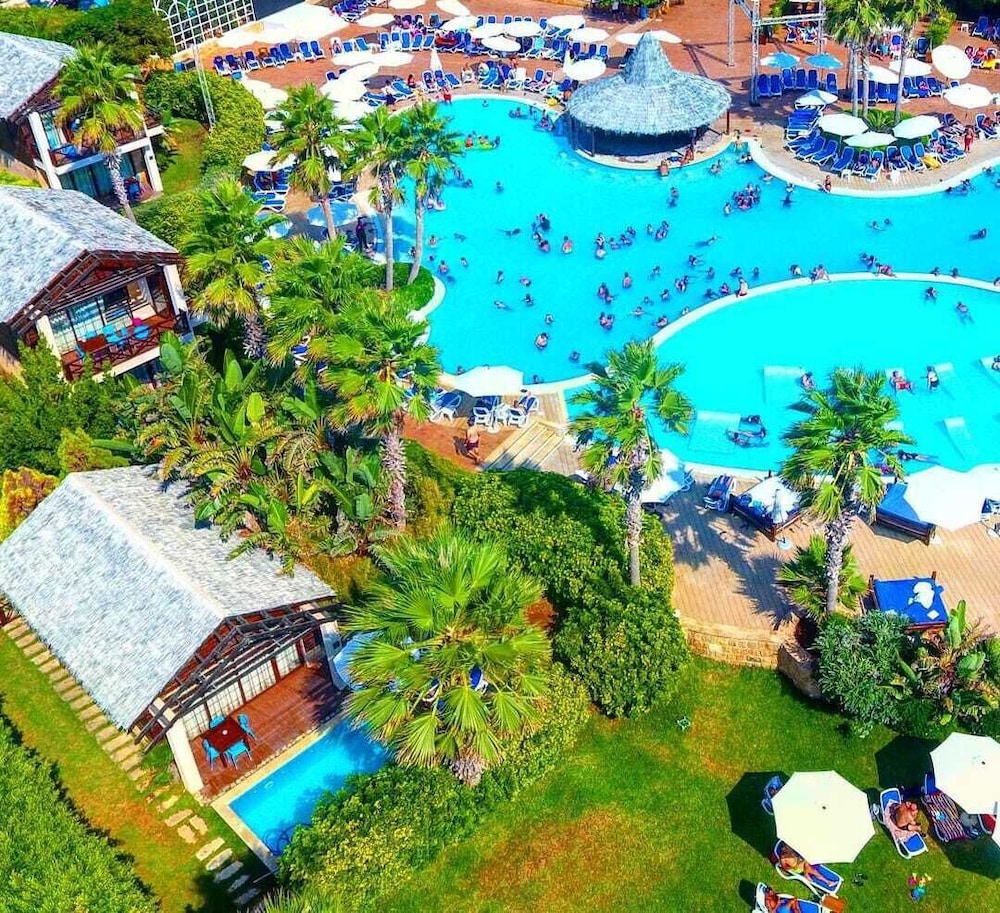 Turquoise Beach Resort Tyre 31/50