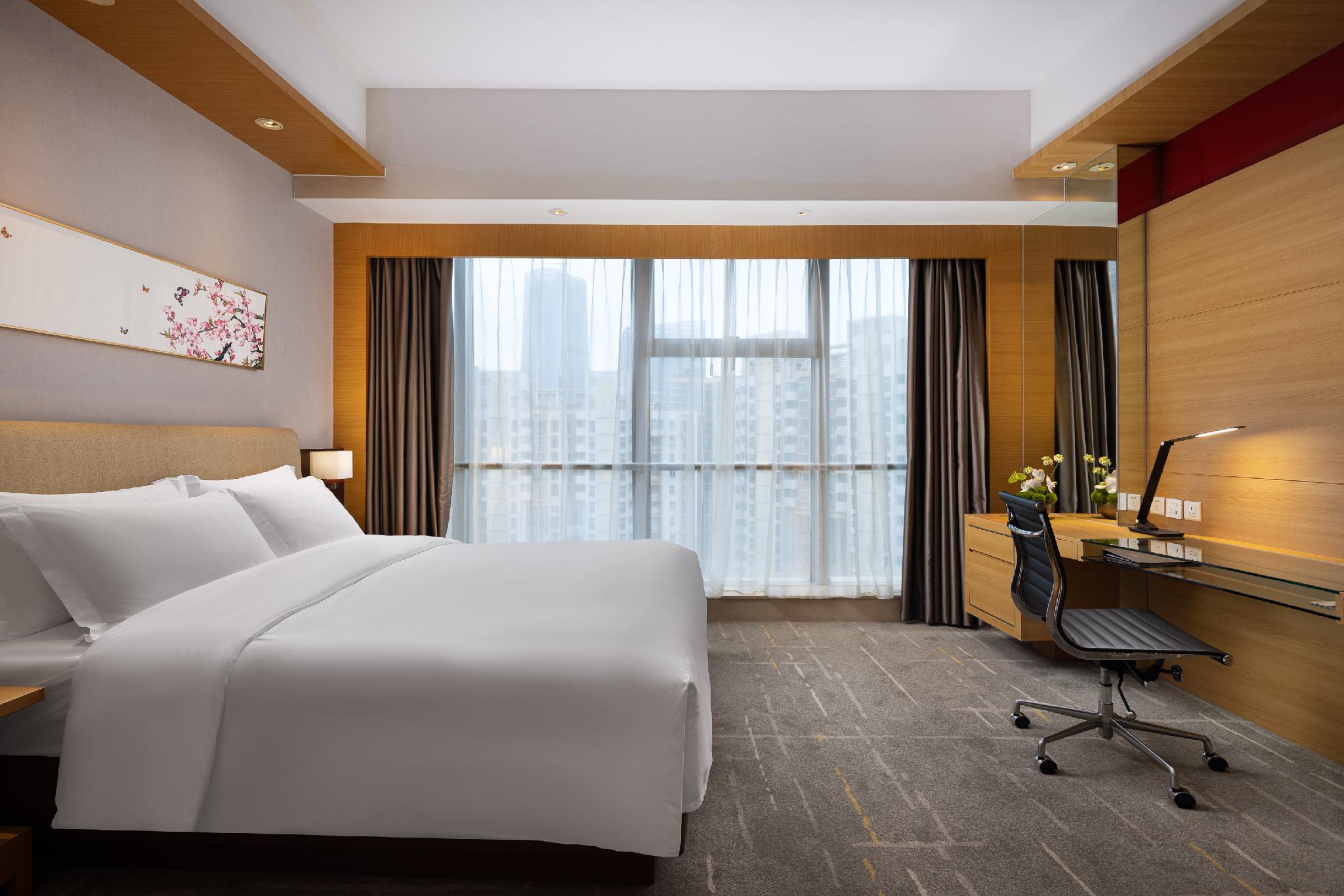Premier, King Bed, Queen Bed