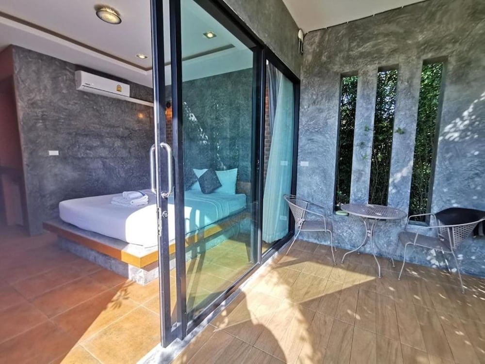 Baan Mee Phuket 24/55
