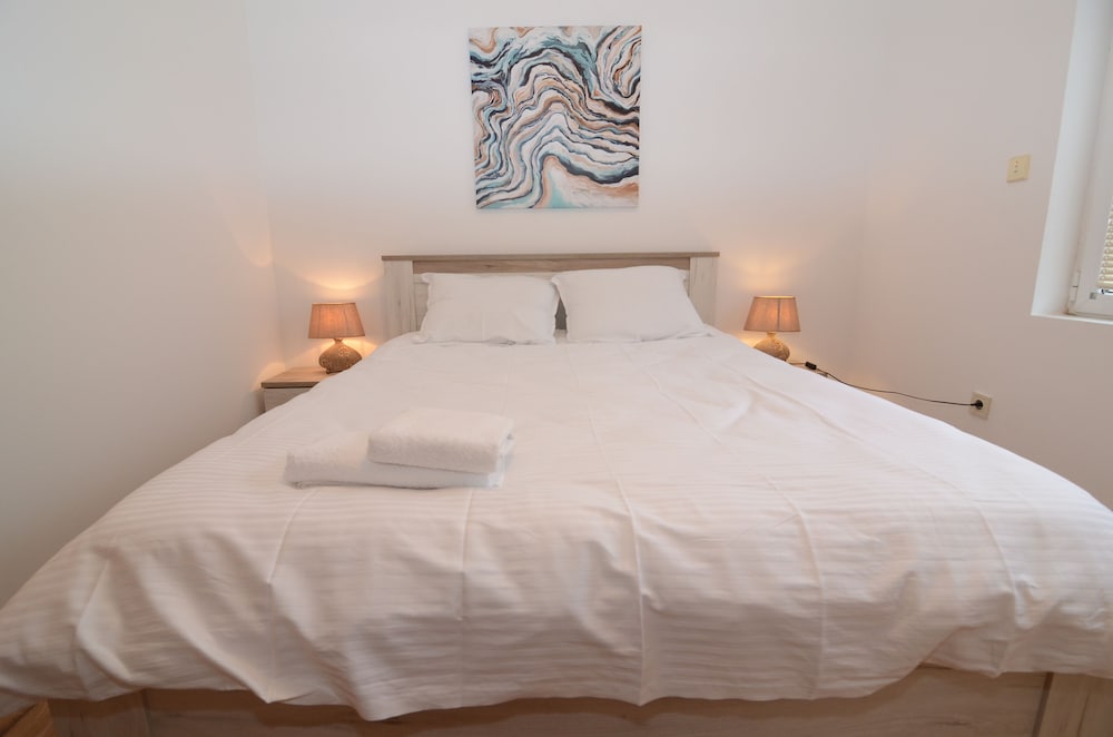 Maritimo Apartments 9/50