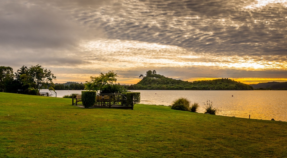 Vr Lake Rotorua Resort 1/75