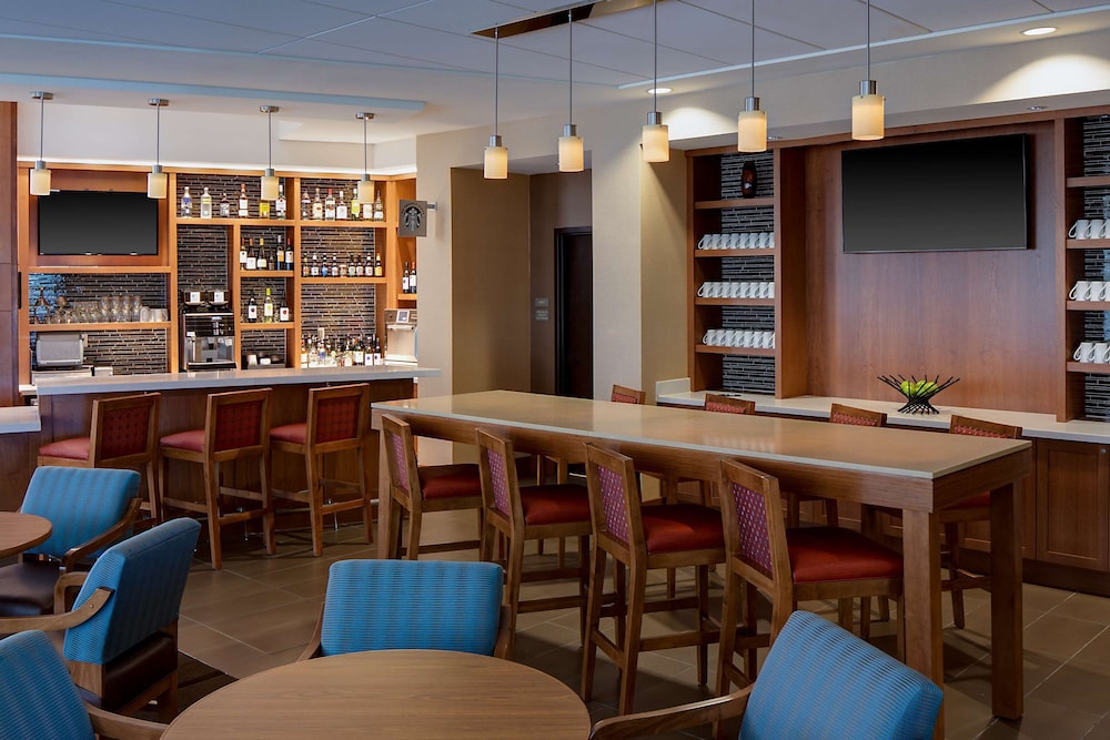 Hyatt Place DFW 50/63