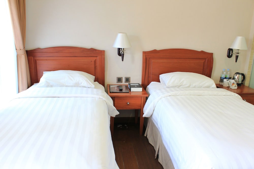 Thongs Inn Kualanamu Transit Hotel 12/64
