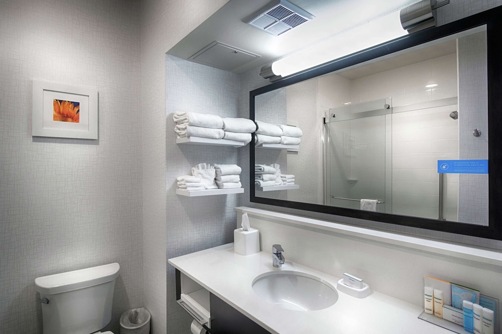 غرفة بسريرين مزدوجين، Hampton Inn Salina 2/3