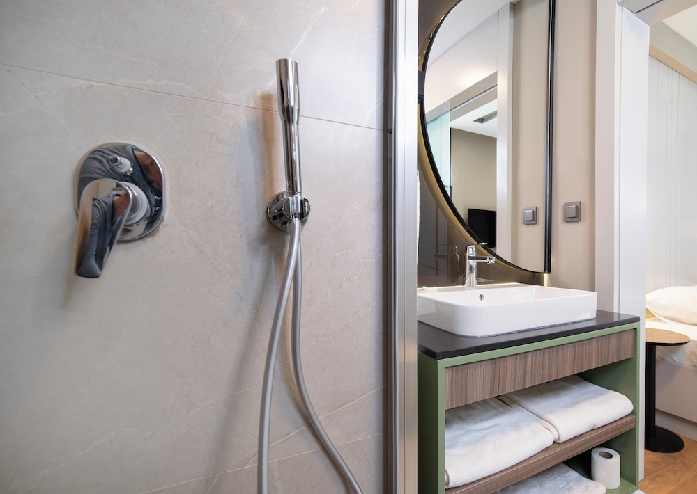 Vesta Suites 48/50