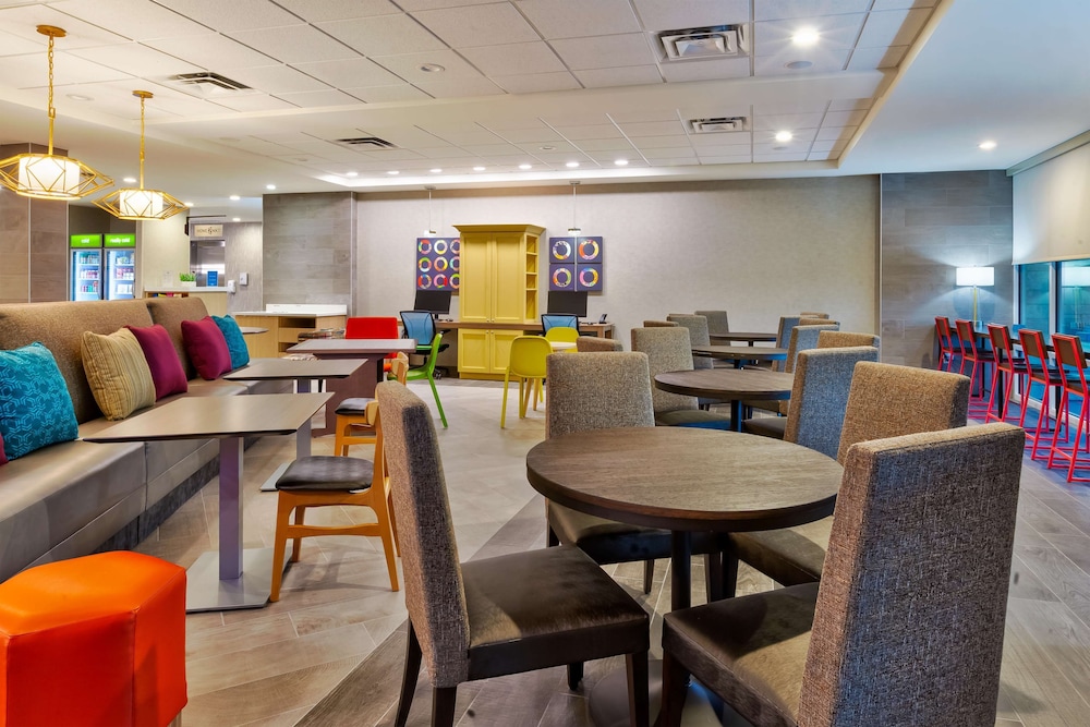 HOME2 SUITES BY HILTON TUCSON AIRPORT 42/47