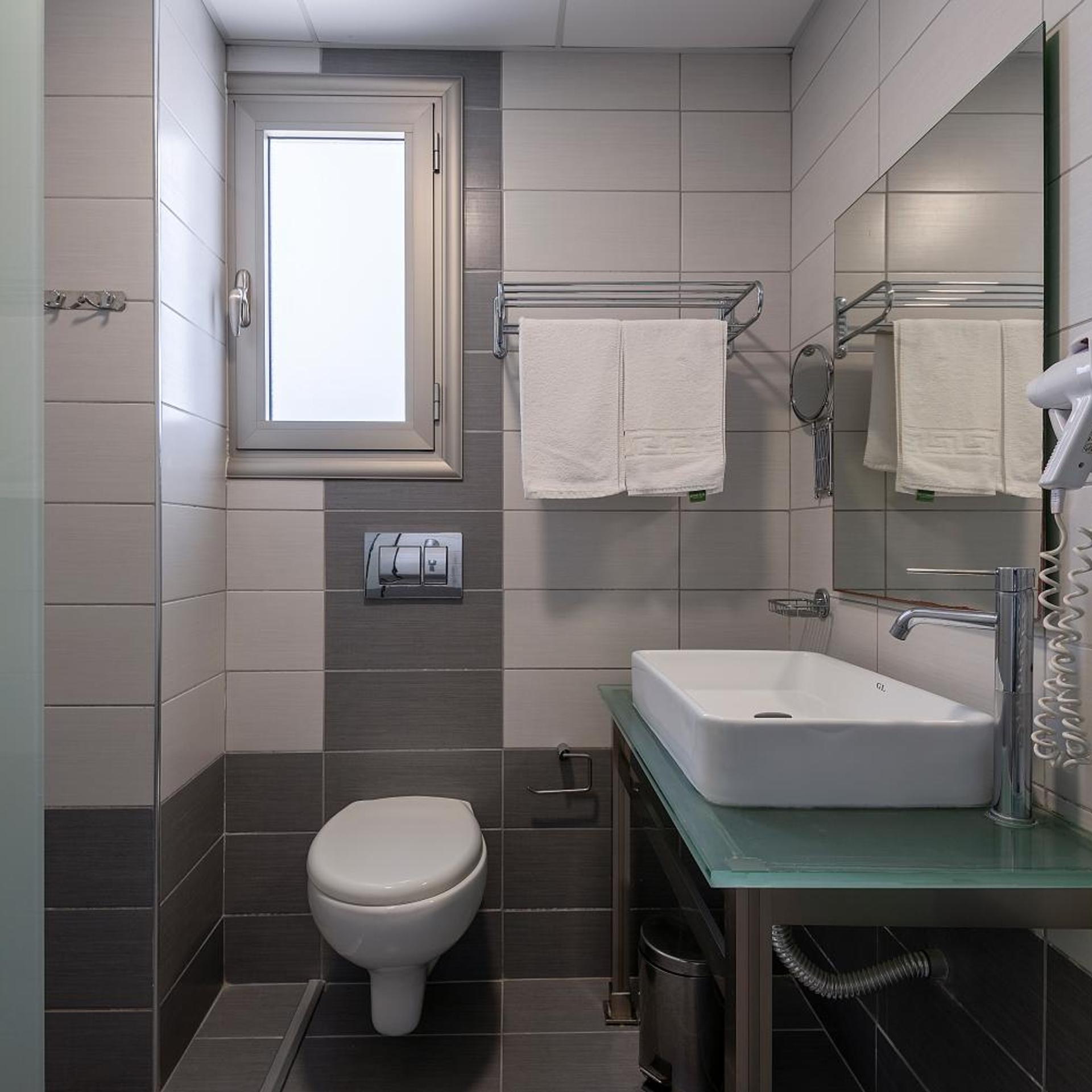 Royal Bay Suites 60/63