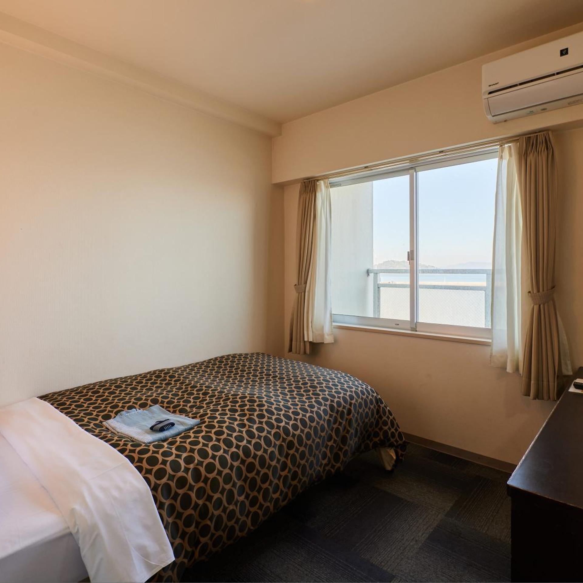 Wind City Hotel 8/44