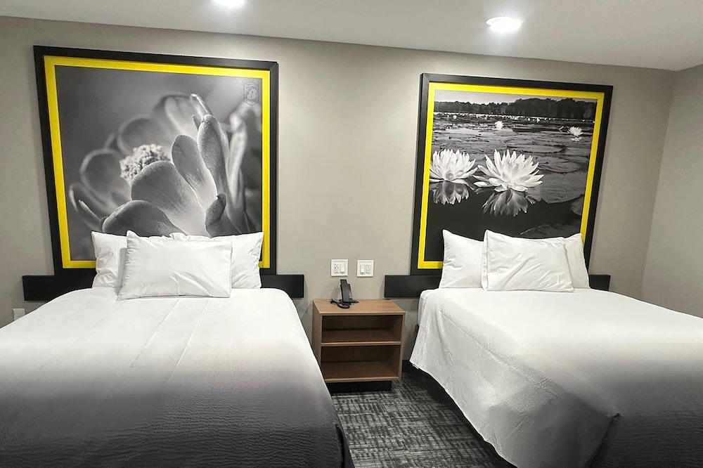 Super 8 by Wyndham Lubbock Airport 28/54