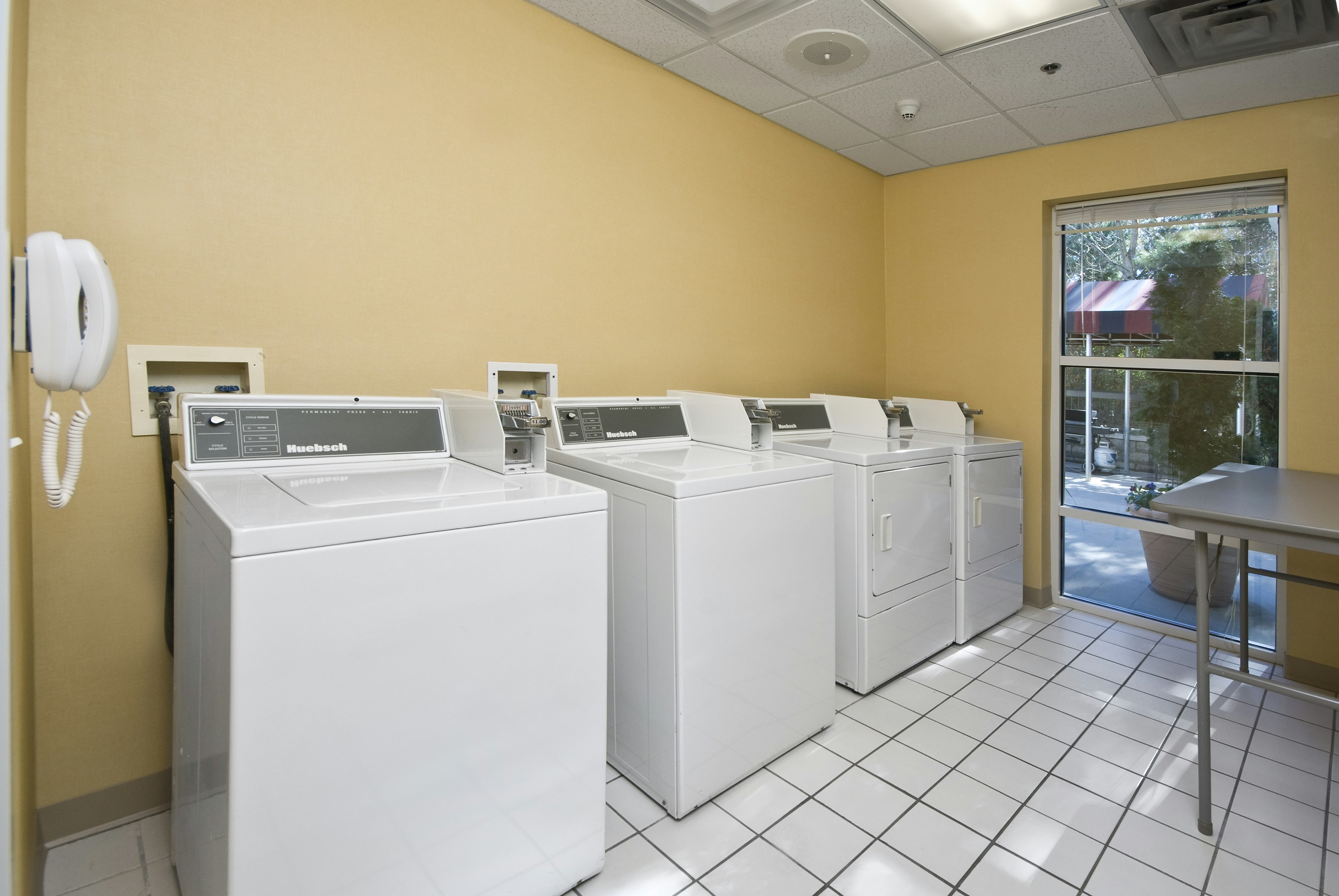 Hampton Inn & Suites Raleigh Cary Lenovo Center 7/52