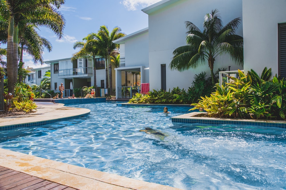Sand Dunes Resort 40/50