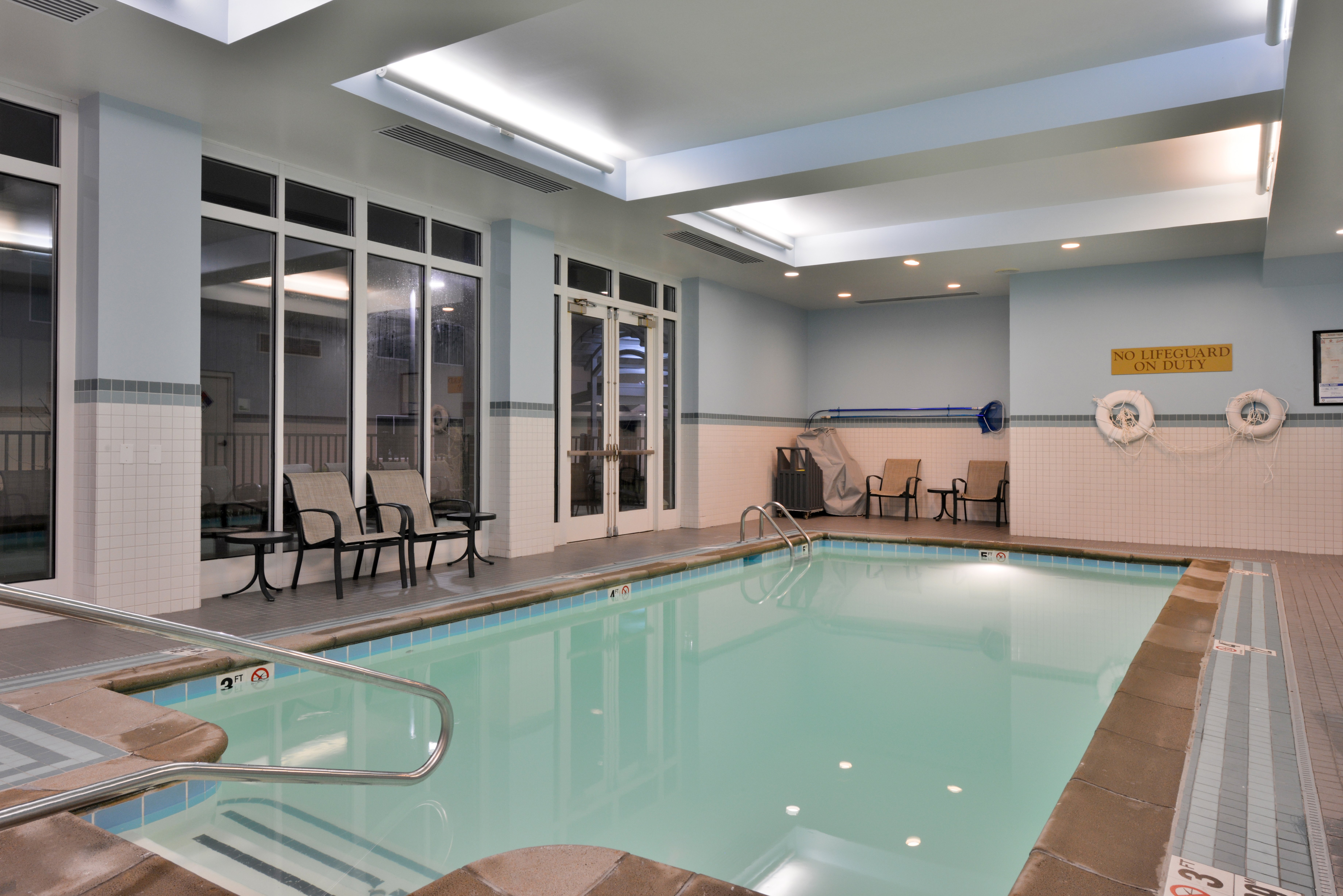 Holiday Inn Kansas City Airport 12/42