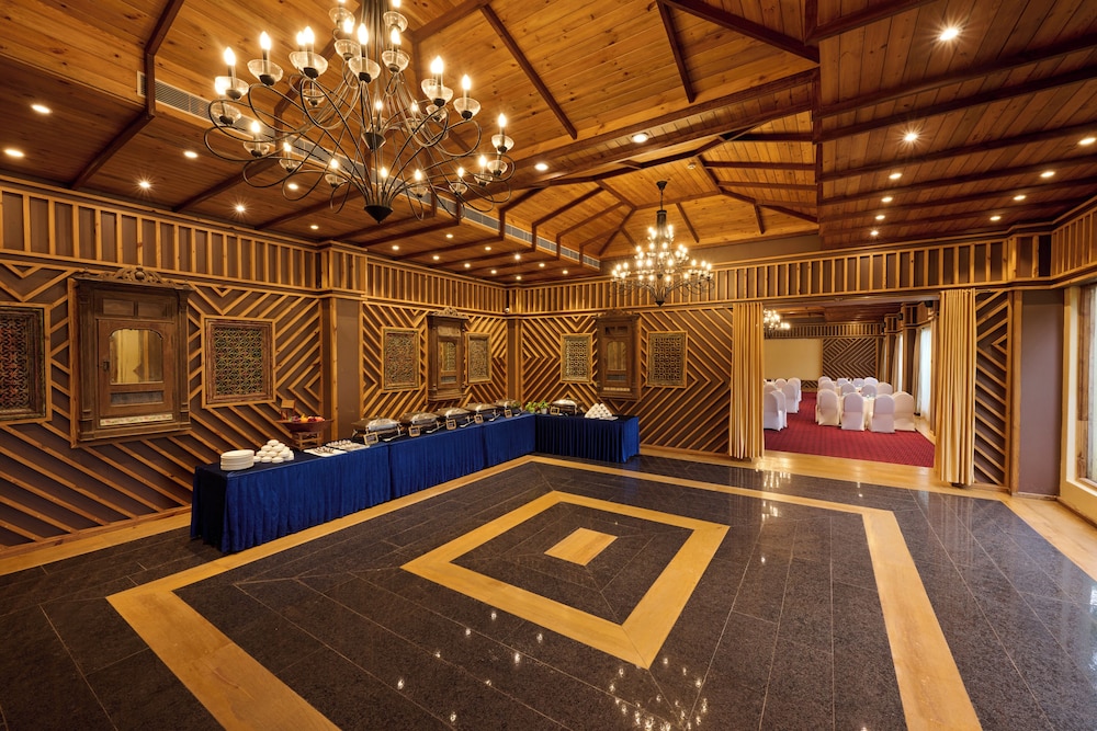 Aura Resort & Spa 6/50