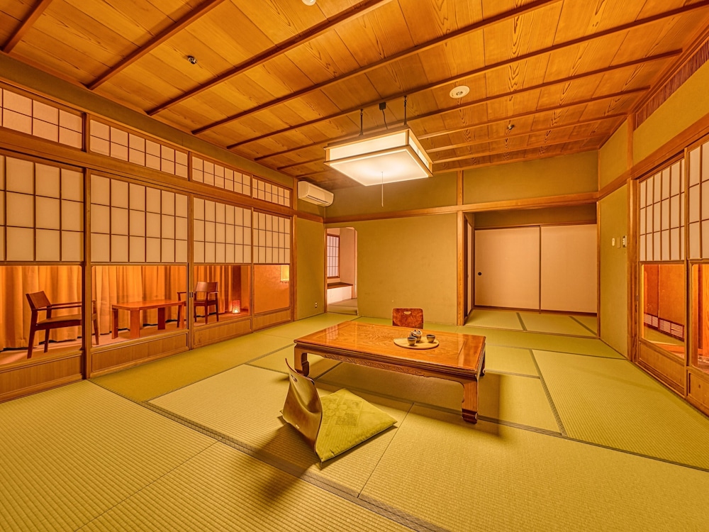 Ooedo Onsen Monogatari Wanwan Resort Awazu 20/35