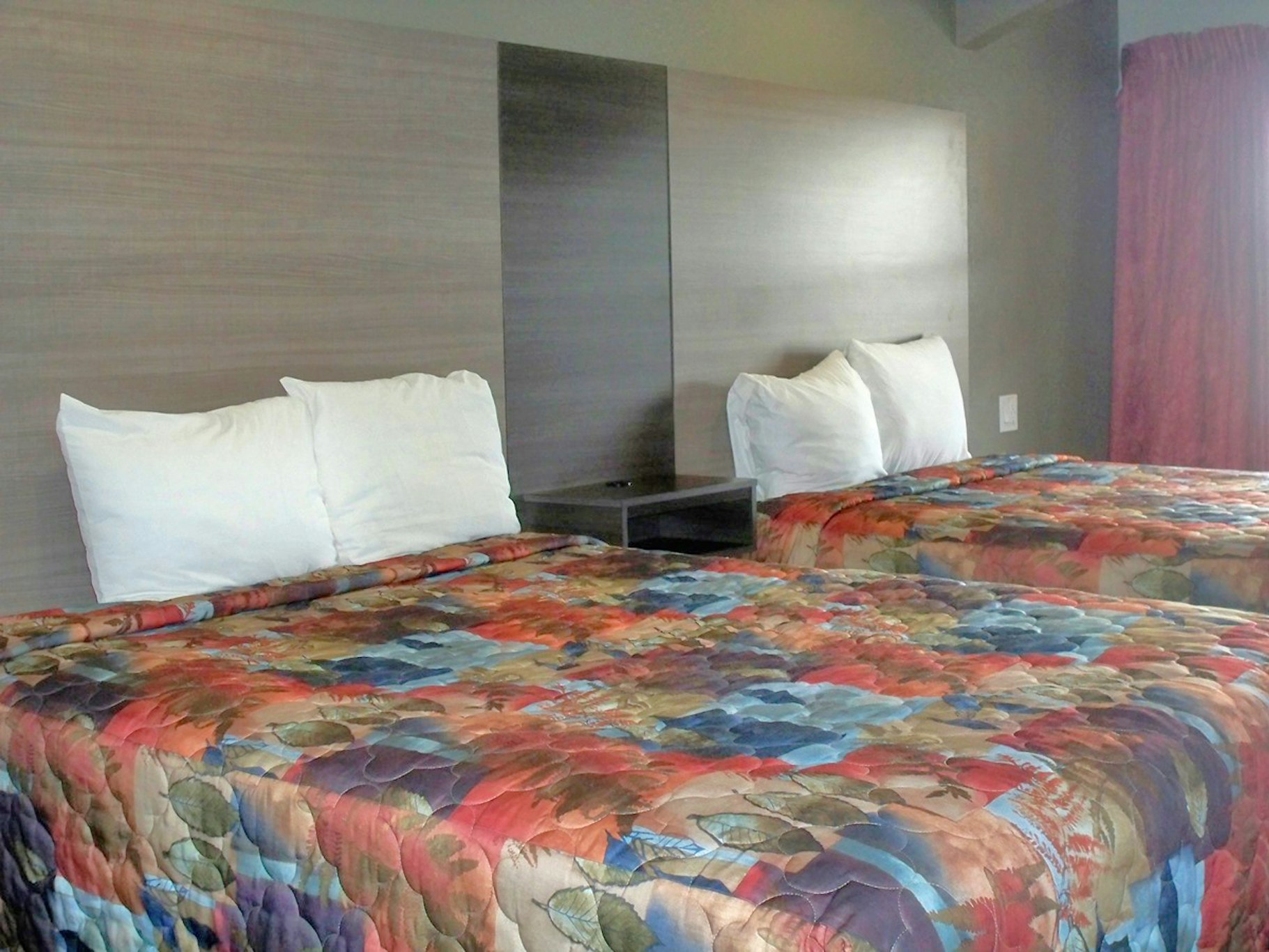 Scottish Inns And Suites 9/22